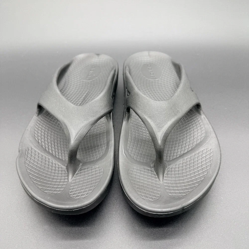 OOFOS OOriginal Recovery Sandals Men's 7 Women's 9 Black Thong Flip Flops